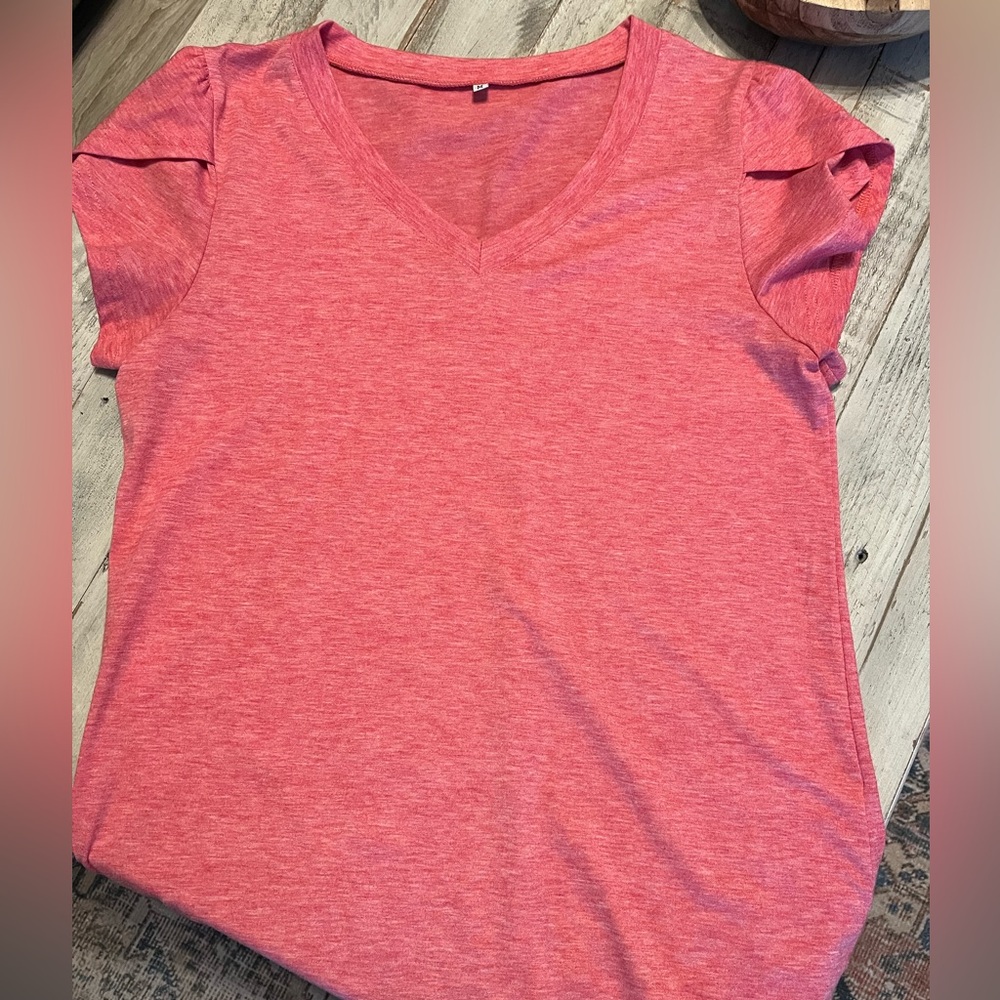 Butterfly cap sleeve tee.